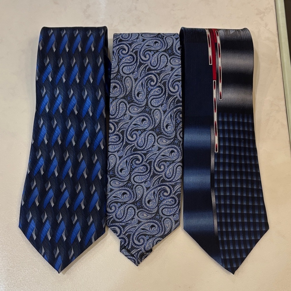 Men’s silk ties bundle of 3 Blue black Patterned career formal paisley geometric